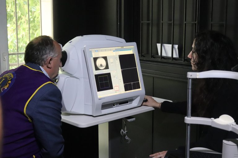 Лазерен очен скенер дариха два търновски лайънс клуба на областната болница