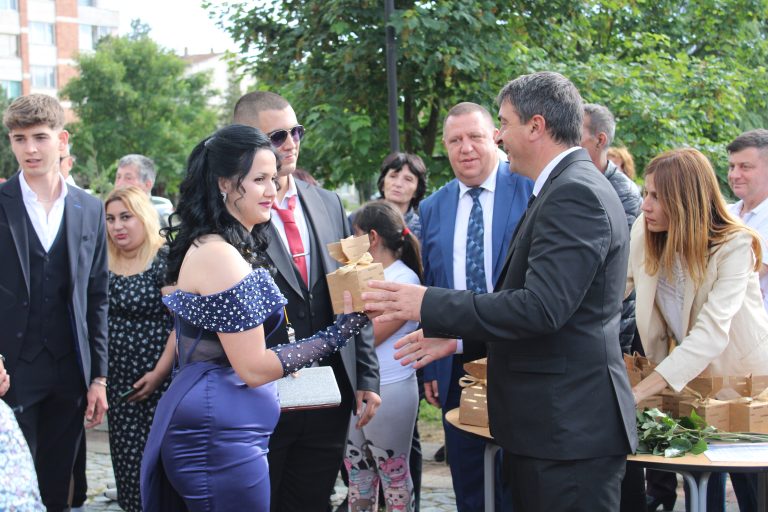 С много вълнение и настроение изпратиха Випуск 2024 в община Стражица