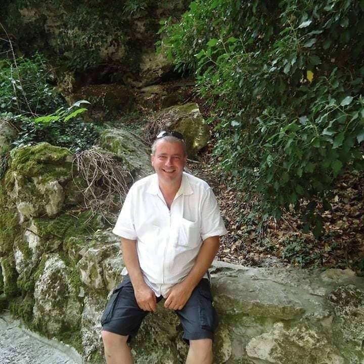 Горещи новини | Събират пари за направа на протези на ел. техник