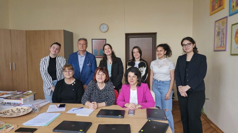 Горещи новини | Бояна Леонова е новият директор на СУ “Емилиян Станев”