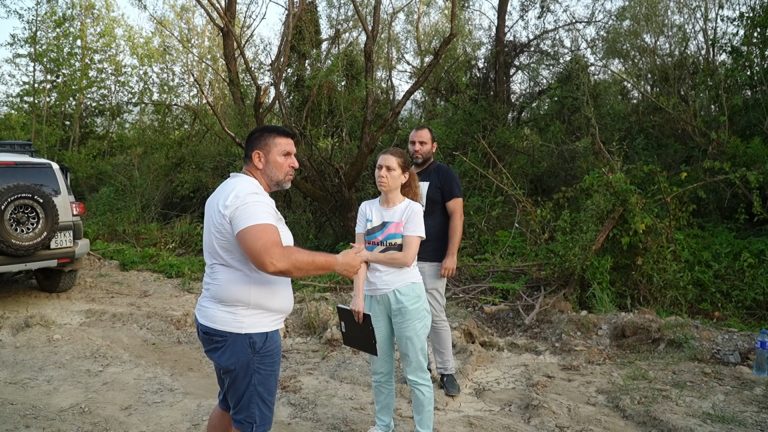 След незаконни сеч и разширяване на път има опасност от наводнение на Къпиново