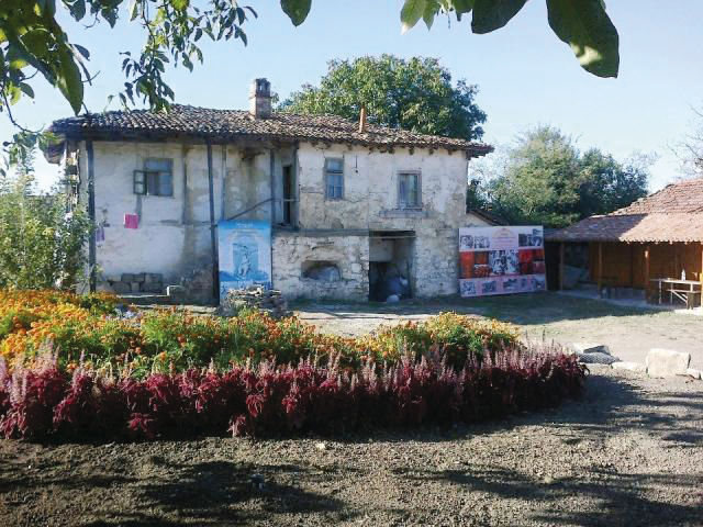 Горещи новини | Спасяват къщата на Учителя Петър Дънов в Арбанаси