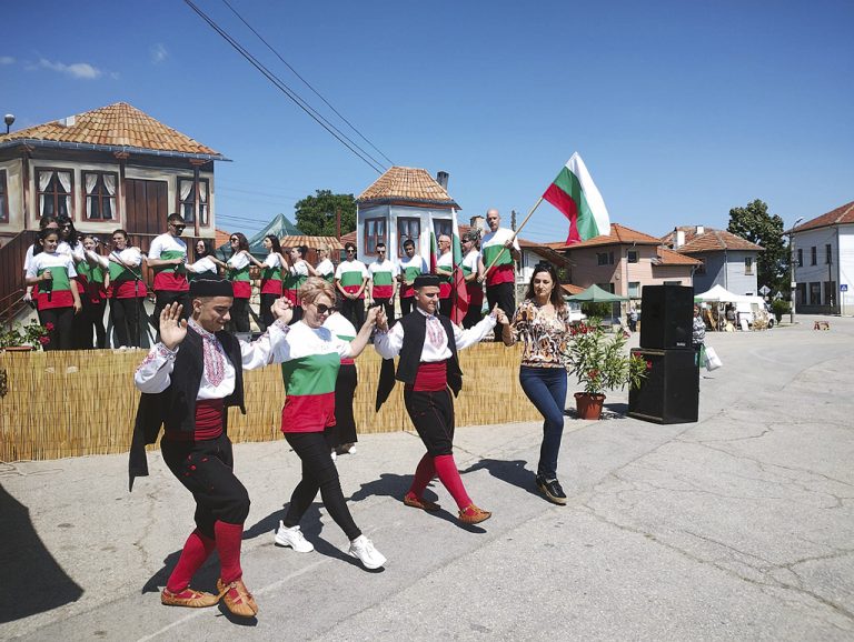Откриха хайдушкия фестивал в Мерданя с родопски гайди