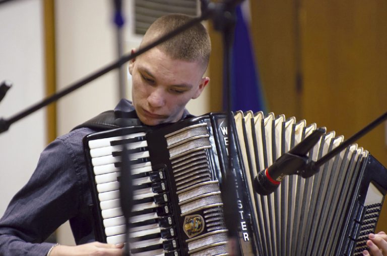 Възпитаници на СУ “Емилиян Станев” спечелиха призови места на акордеонен конкурс