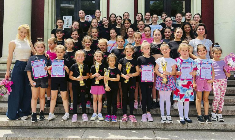 Общество | Танцьорите на СУ “Емилиян Станев” спечелиха  конкурс с шоуто си “Алиса в страната на чудесата”