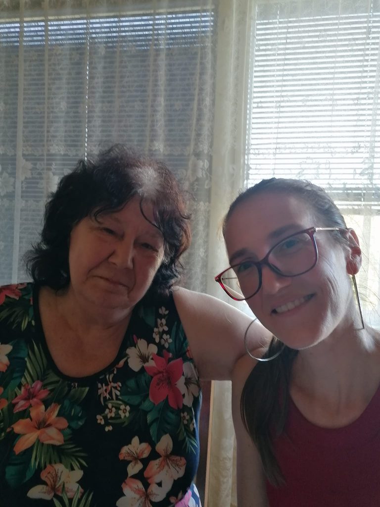 Общество | Болна жена остана без пари за лекарства