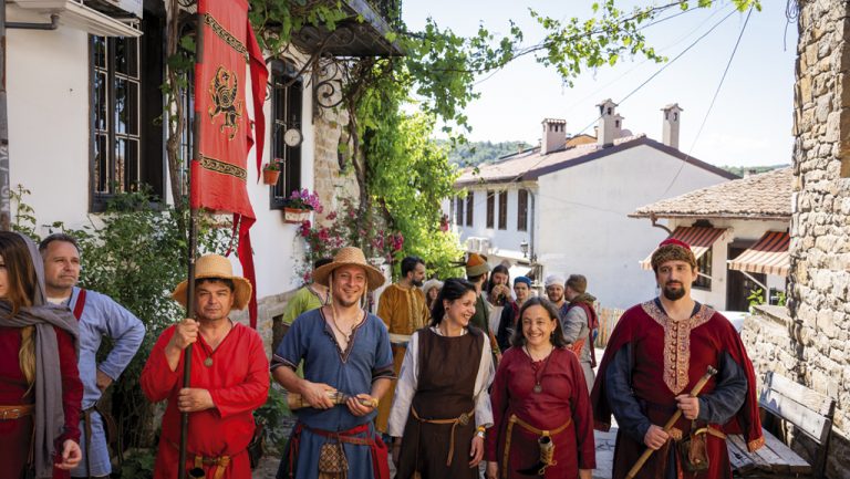 Възстановчици от над 10 държави участваха във фестивал на Царевец