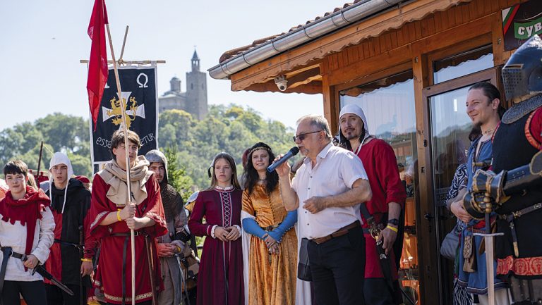 Възстановчици от над 10 държави участваха във фестивал на Царевец