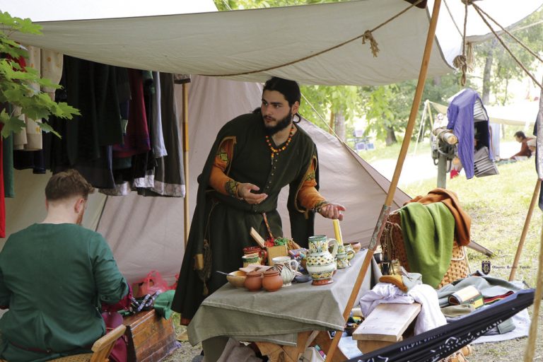 Възстановчици от над 10 държави участваха във фестивал на Царевец