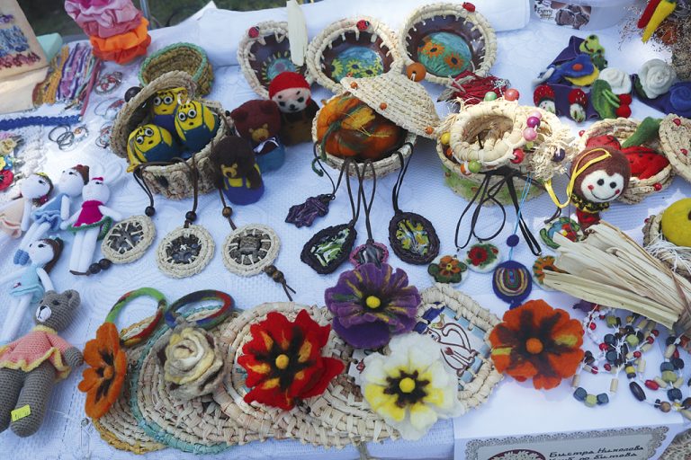 Майстори на плетивата от цялата страна се събраха във В. Търново