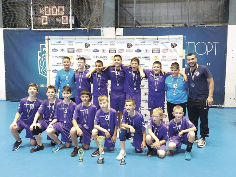 Спорт | Момчетата до 12 г. на “Етър-64” станаха вицешампион на България