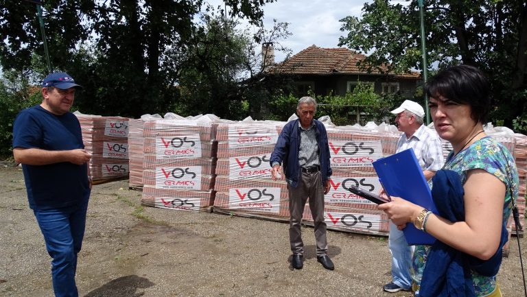 Общество | 4000 цигли дари Съюзът на ловците и риболовците в България за село Малки чифлик