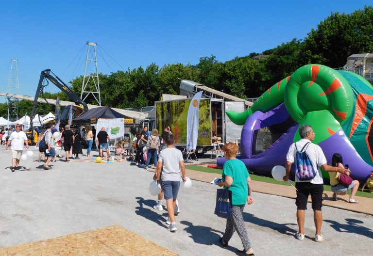 Стотици великотърновци се забавляваха в Деня на отворените врати в „Кроношпан”