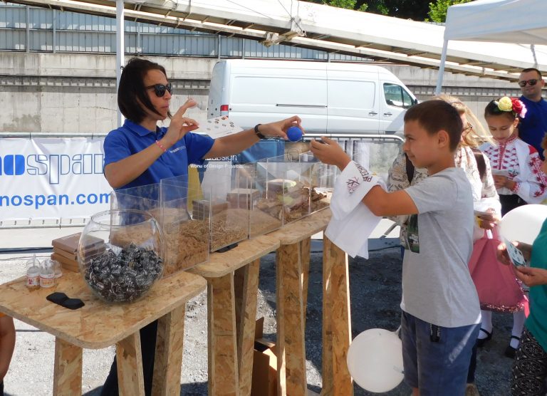 Стотици великотърновци се забавляваха в Деня на отворените врати в „Кроношпан”