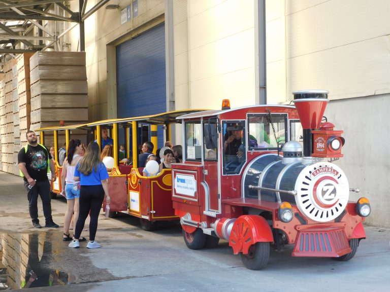 Стотици великотърновци се забавляваха в Деня на отворените врати в „Кроношпан”