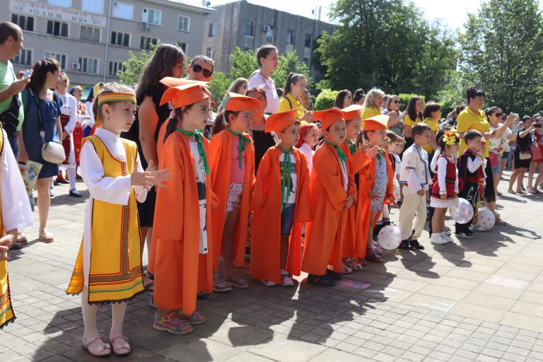 В Лясковец Фестивал „Красотата на душата“ показа творчеството на майсторката на народни носии и сценични облекла Анелия Тахрилова