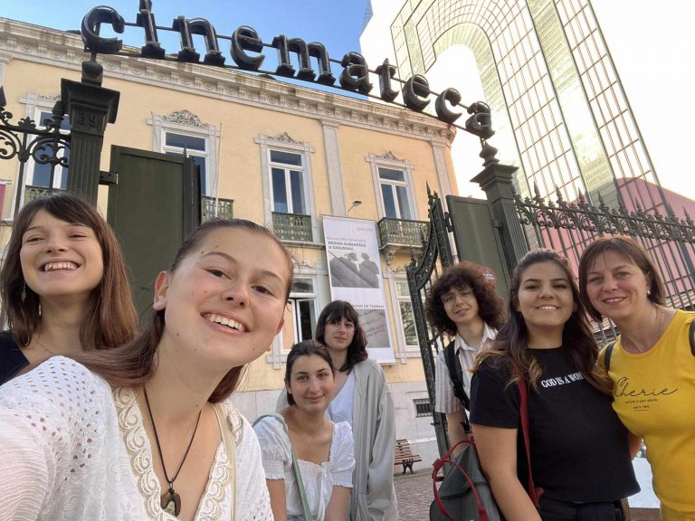 Горещи новини | Учениците на СУ „Емилиян Станев“ – за киното, което открива светове