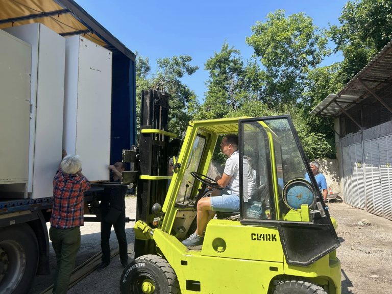 Общество | Дариха медицинско оборудване на областната болница