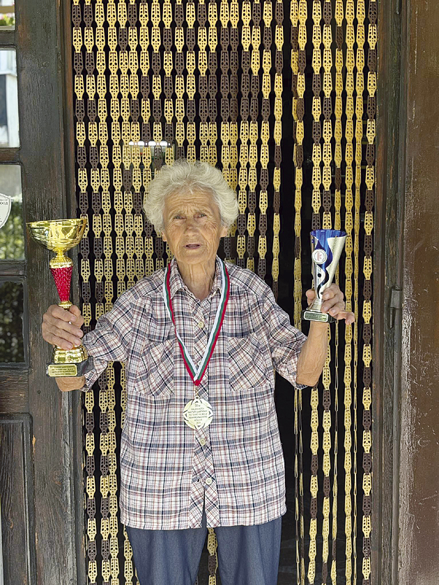 Баба Надка от Павликени стана шампион по тенис на маса