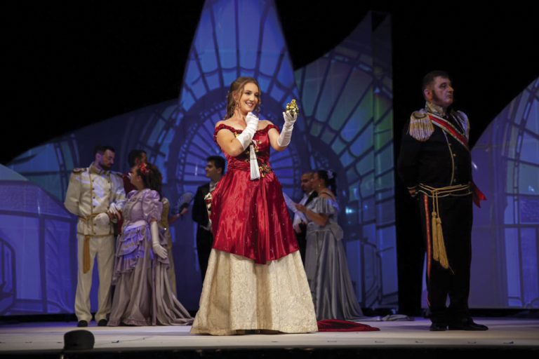 Оперетата “Страната на усмивките” на търновския  театър с премиера на открито на крепостта “Царевец”