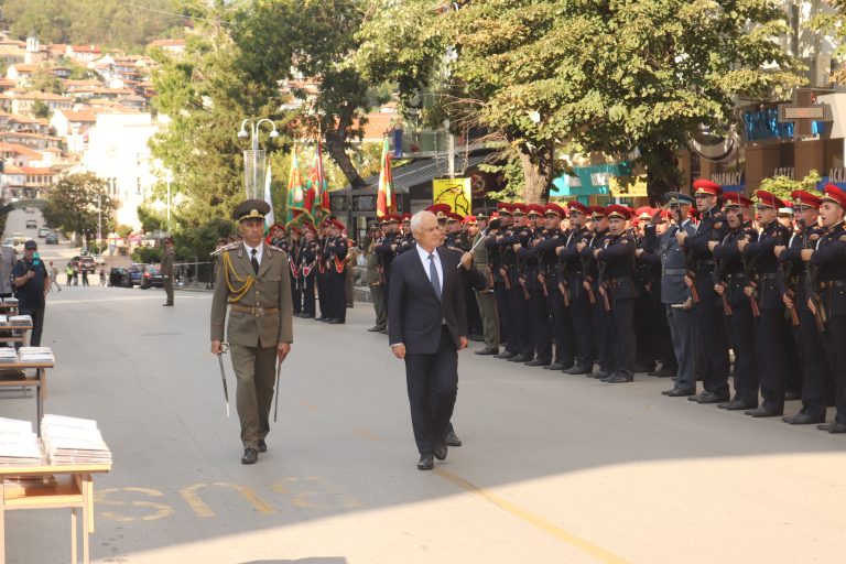 218 лейтенанти и сержанти получиха пагоните си пред министъра на отбраната
