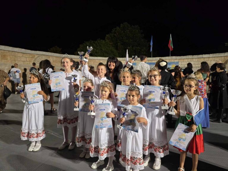 Култура | „Елита“ с блестящо представяне на фестивала „Морско конче“