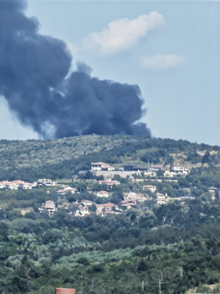 Горещи новини | Запали се сметището край Шереметя