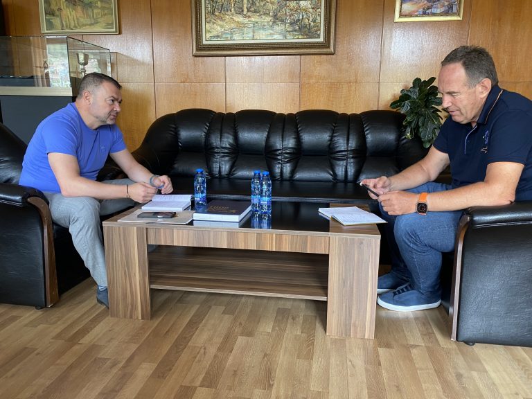 Пари и власт | Проблемите с водоснабдяването обсъдиха областният управител и шефът на ВиК “Йовковци”