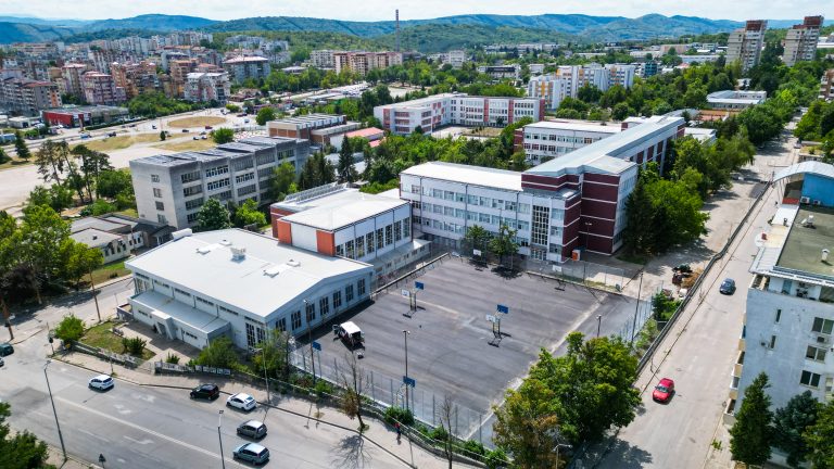 Общество | Панов разпореди проверка на подготовката в училищата за новата учебна година