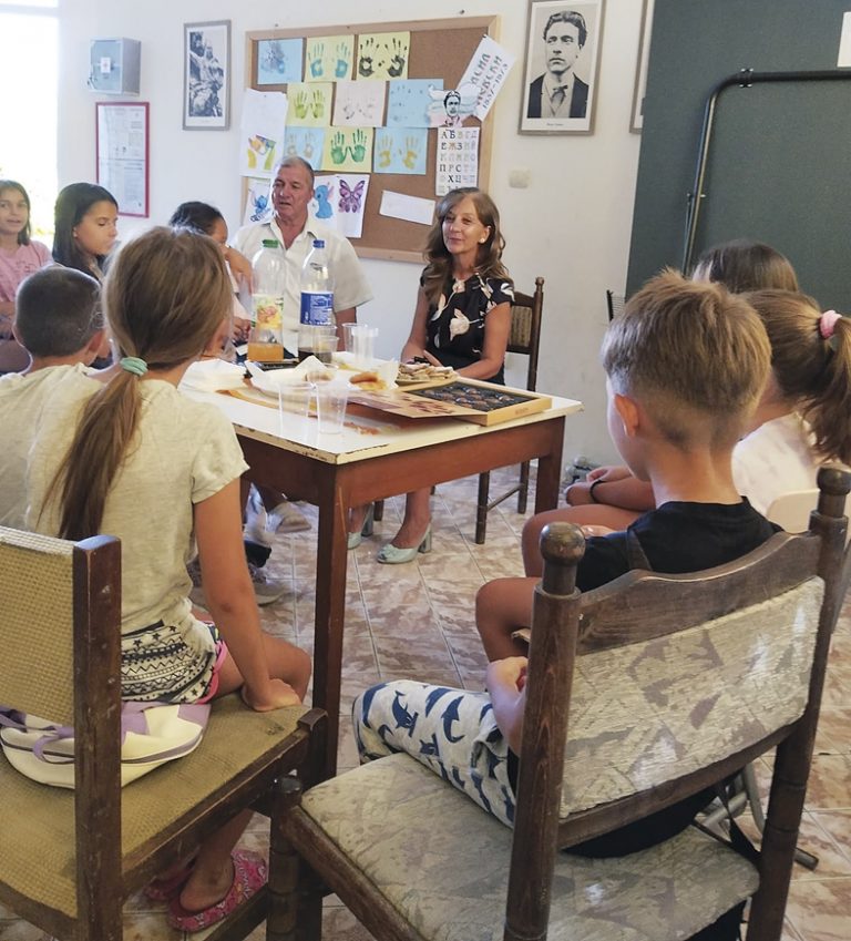 Общество | Деца в Шемшево беседваха  как да пазят природата