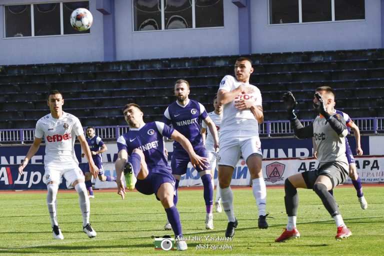 Спорт | “Етър” загуби с 2:0 в Петрич от “Беласица”