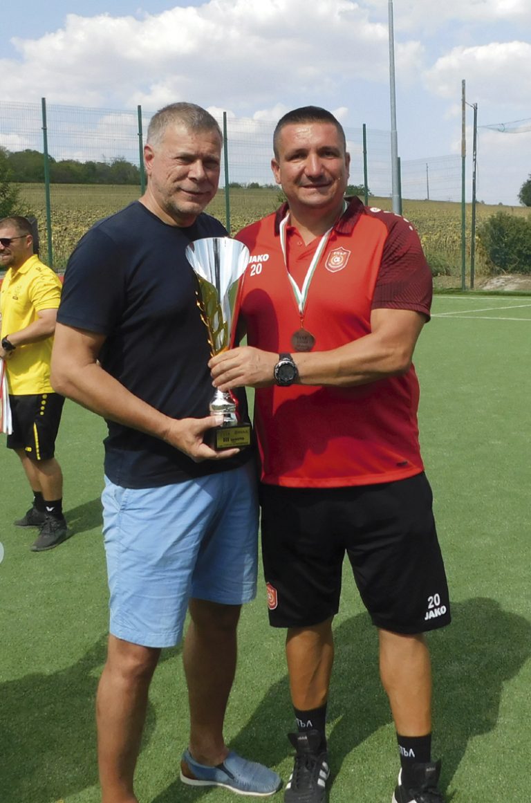 Спорт | “Няма място” (В. Търново)  триумфира с купата “Prity cup”