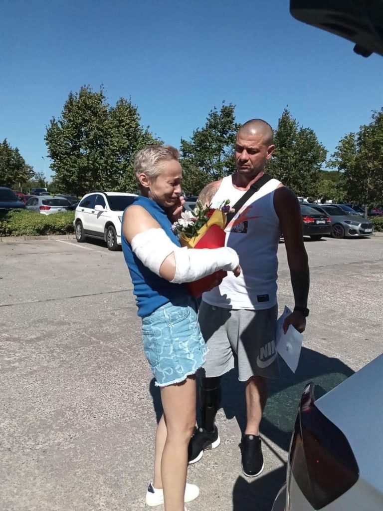 Горещи новини | Рокерки събират средства за онкоболна жена