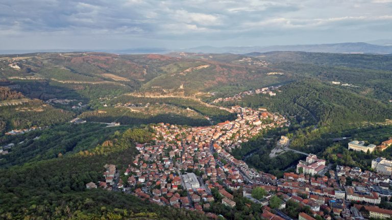 Общество | Продължават обработките срещу комари във Велико Търново