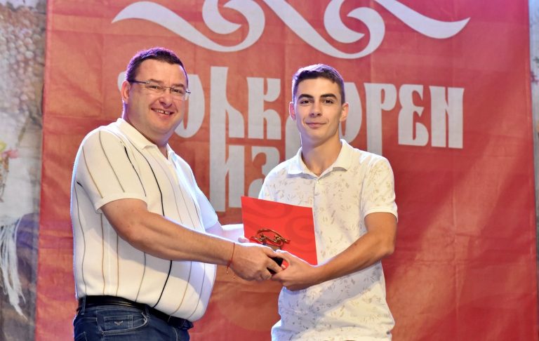 Много отличия спечелиха самодейците от Лясковска община от престижни летни фестивали