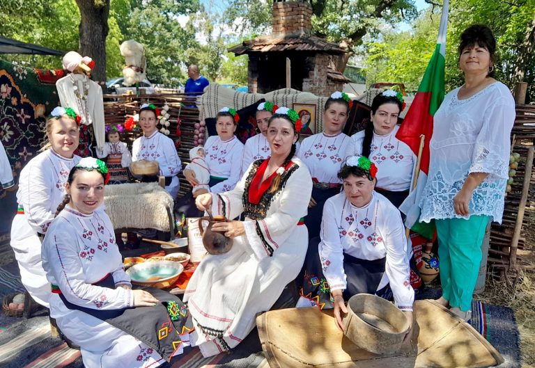 Много отличия спечелиха самодейците от Лясковска община от престижни летни фестивали