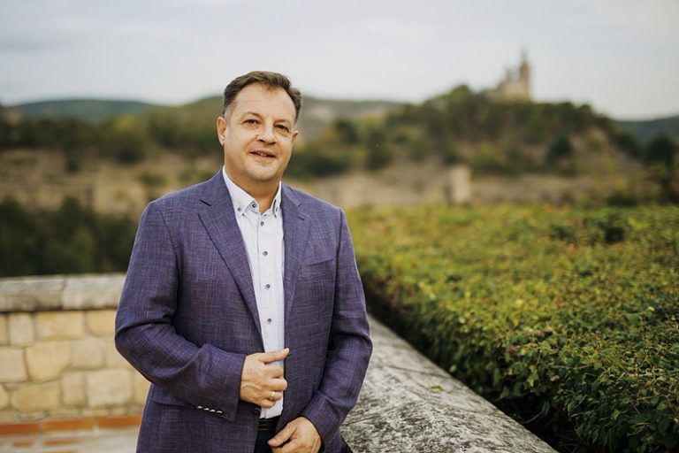 Горещи новини | Даниел Панов: Честити 116 години Независима България!