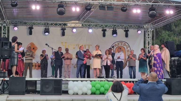 Горещи новини | Весела Лечева стана почетен гражданин на Златарица