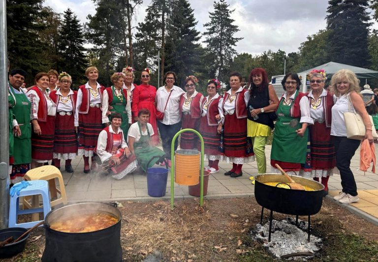 Уникалният Празник на кокошата чорба в Козаревец събра за дванадесети път кулинари и гости