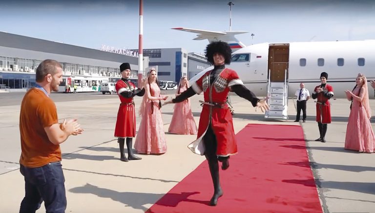 Магомед Рамазанов: “Събирах по месец и половина “премиите” от победите си, за да си купя един сладолед”