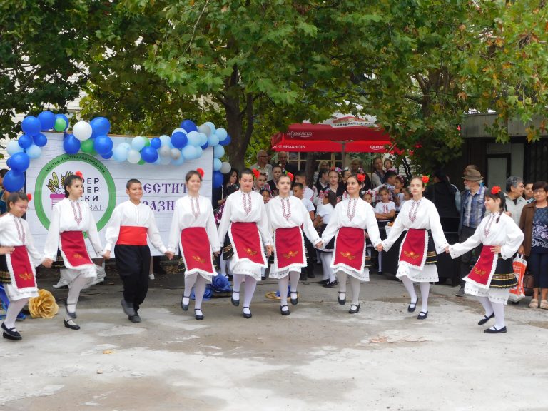 С богата програма, скара и изкушения Фермерският пазар празнува 1 г. от създаването си