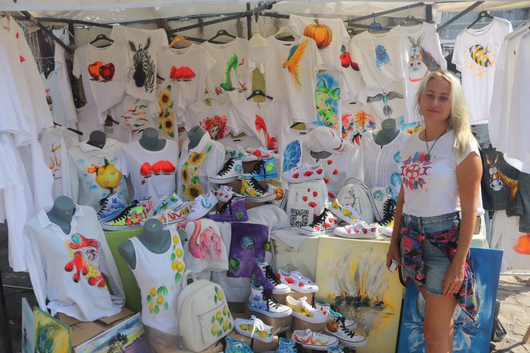 Общество | Хиляди посетиха Нощта на Самоводската чаршия и Фестивала на занаятите