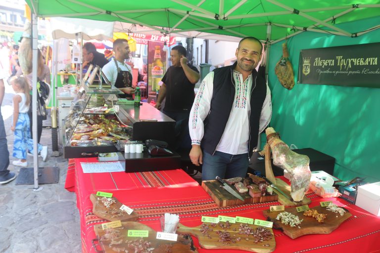 Хиляди посетиха Нощта на Самоводската чаршия и Фестивала на занаятите