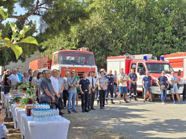 С аплодисменти и вой на сирени отбелязаха юбилея на началника на пожарната в Горна Оряховица