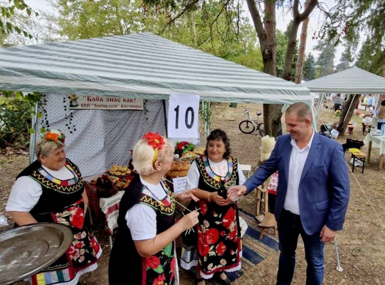 Уникалният Празник на кокошата чорба в Козаревец събра за дванадесети път кулинари и гости