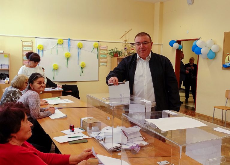 Горещи новини | Проф. Костадин Ангелов: „Гласувах за сигурност и стабилност в страната“