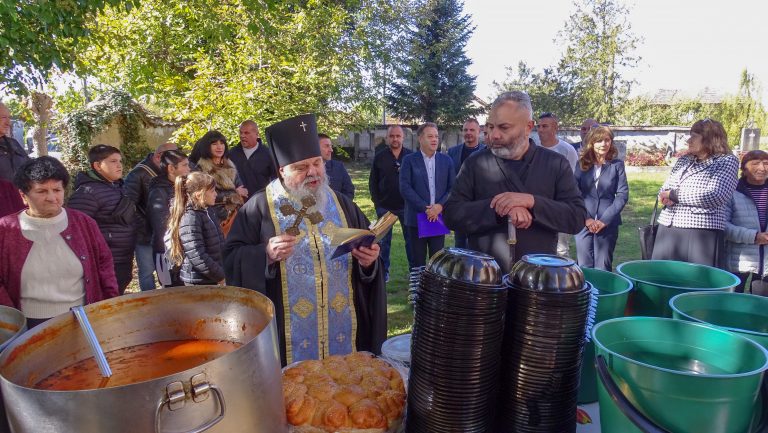 Общество | Честваха 100 години на църквата „Св. Димитър“ в село Ресен