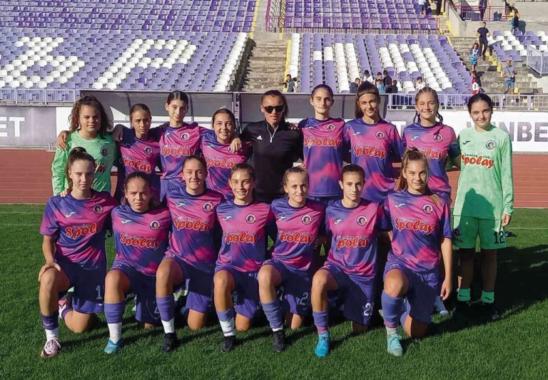 Спорт | 16-годишните етърки разбиха “Ботев” (Пд) и са водач в класирането