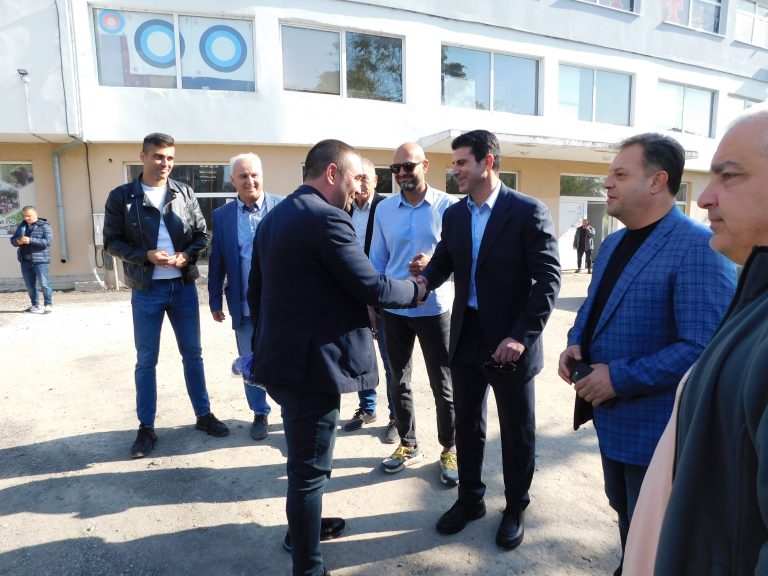 Георги Иванов – Гонзо и Даниел Панов откриха новия футболен терен