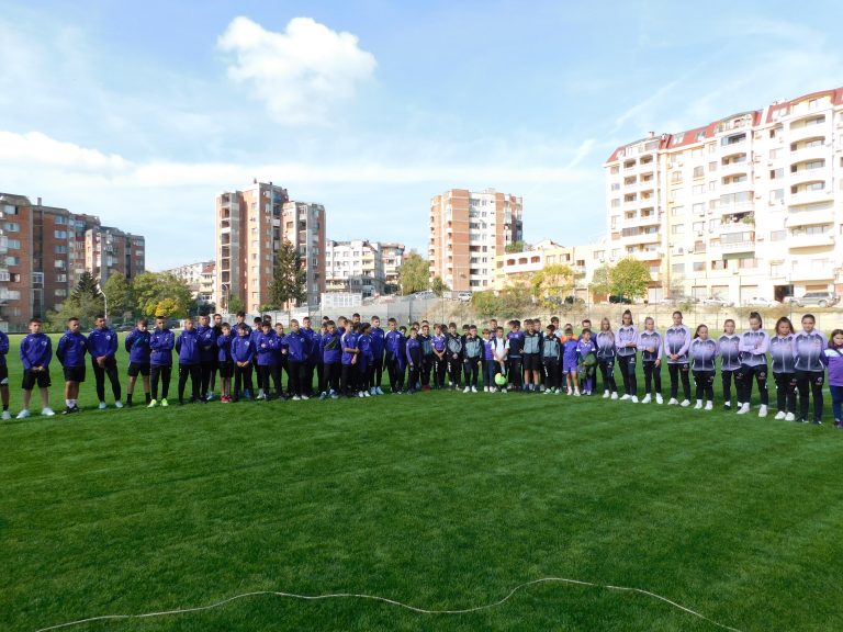 Георги Иванов – Гонзо и Даниел Панов откриха новия футболен терен